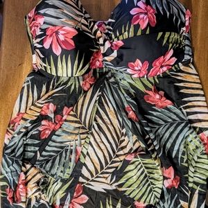 Kona Sol Strapless fly away swim top